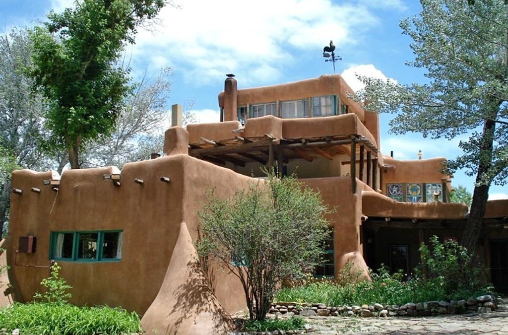 School for Advanced Research Field Trip Explores Mabel Dodge Luhan, D. H. Lawrence, and the Earthships of Northern New Mexico