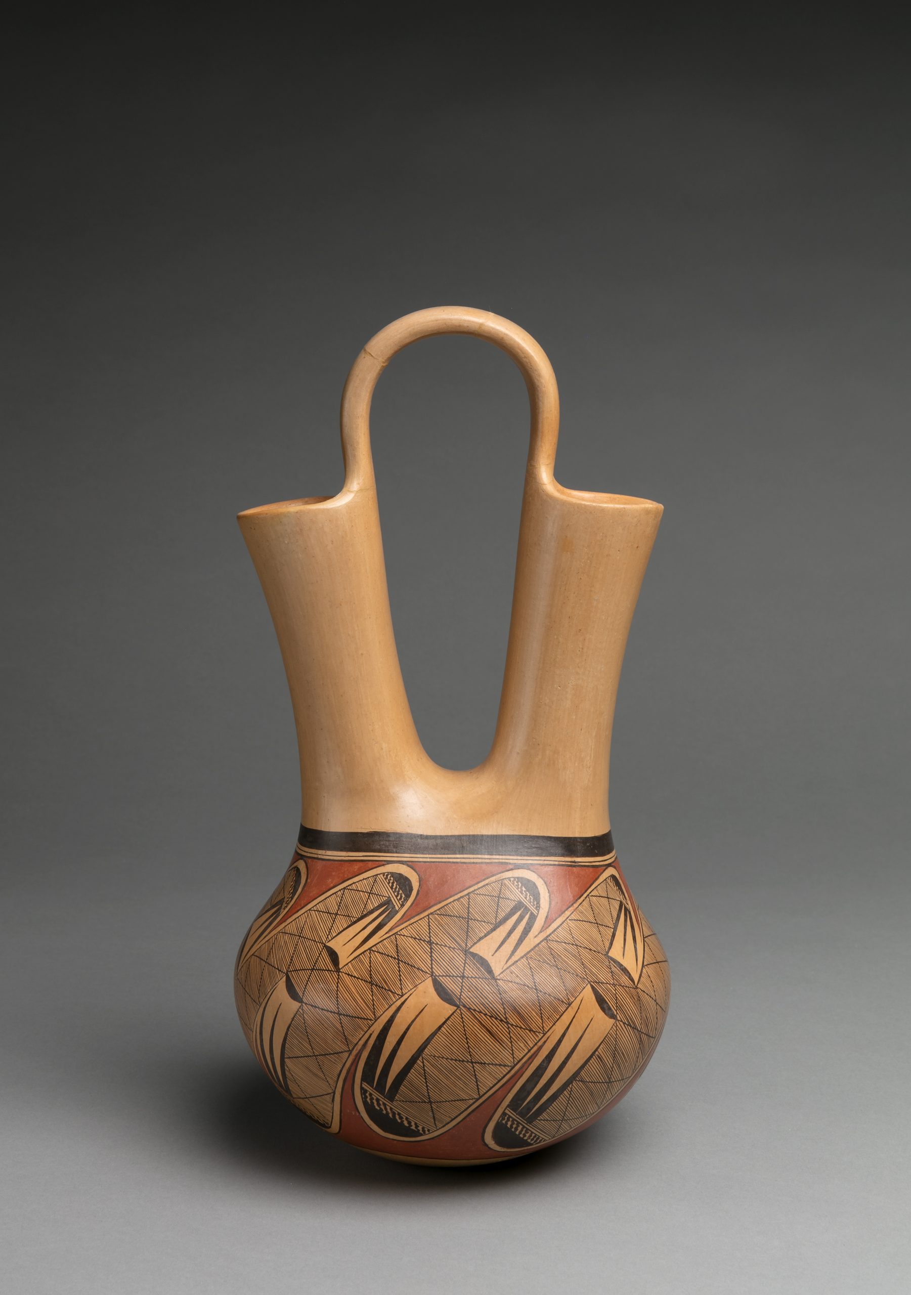 Wedding Vase, Dextra Quotskuyva Nampeyo (Hopi-Tewa Pueblo), before 2017, clay, paints, 4 13/16” x 7 5/16”. Cat. no. SAR.2017-3-14. Photo by Addison Doty.